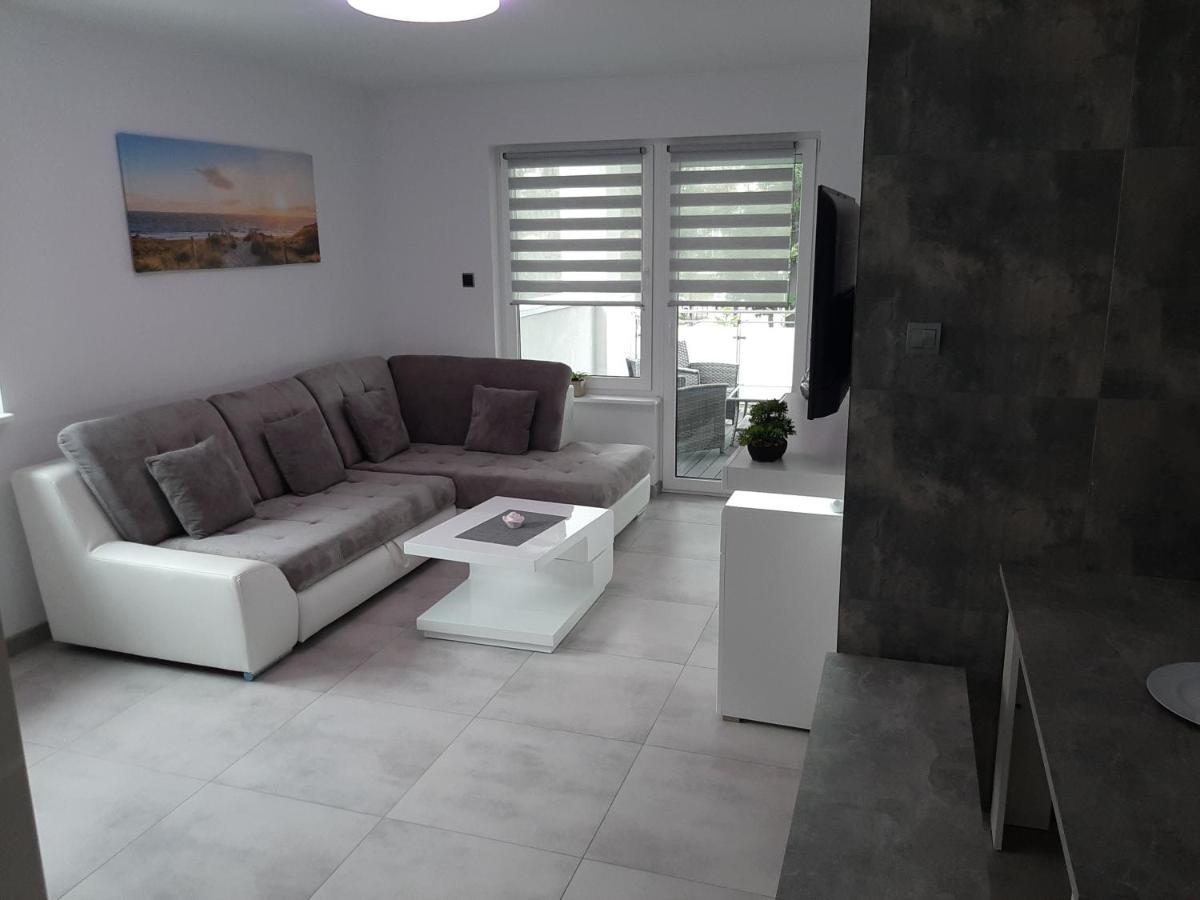 Apartament Emily Apartment ชวีโนวิชแจ ภายนอก รูปภาพ