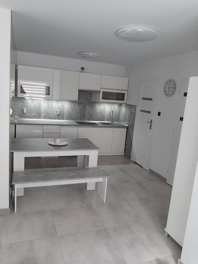 Apartament Emily Apartment ชวีโนวิชแจ ภายนอก รูปภาพ