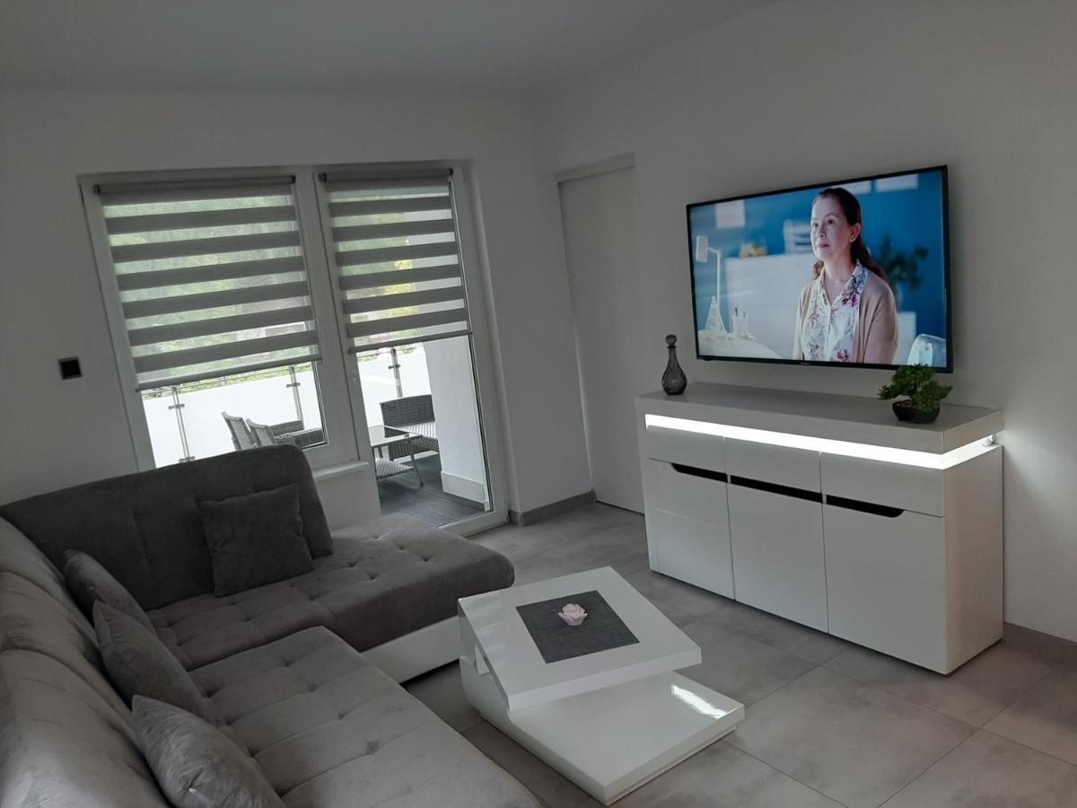Apartament Emily Apartment ชวีโนวิชแจ ภายนอก รูปภาพ