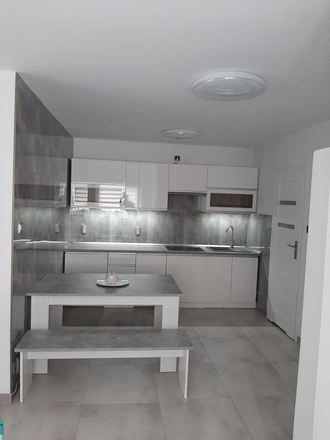 Apartament Emily Apartment ชวีโนวิชแจ ภายนอก รูปภาพ