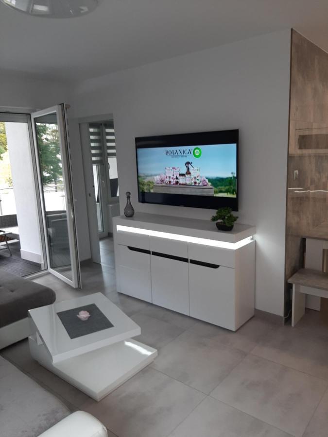 Apartament Emily Apartment ชวีโนวิชแจ ภายนอก รูปภาพ