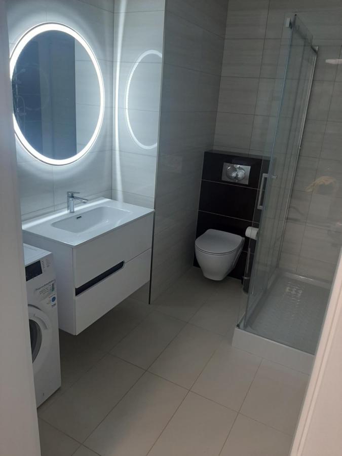 Apartament Emily Apartment ชวีโนวิชแจ ภายนอก รูปภาพ